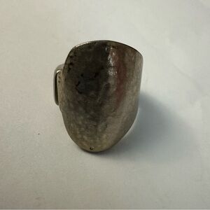 Elegant Hammered Women's Stretch Ring